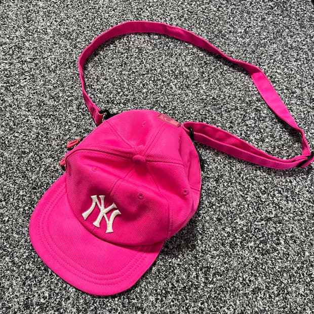 MLB 뉴욕 양키스 진핑크색 볼캡 크로스백