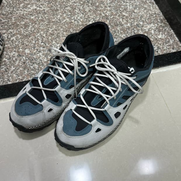 나이키 ACG 에어 익스플로레이드 뉴트럴 그레이 앤 애쉬 그린