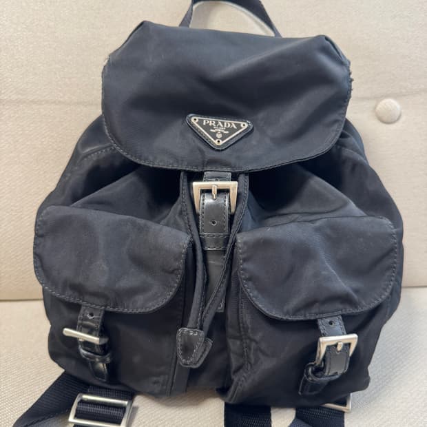 프라다 벨라 백팩 스몰