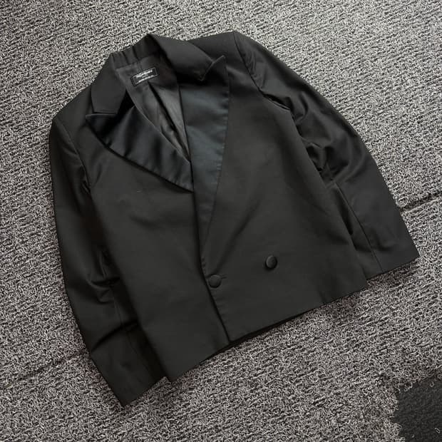 90s YSL 입생로랑 피크드 카라 락시크 크롭 블레이져 3919