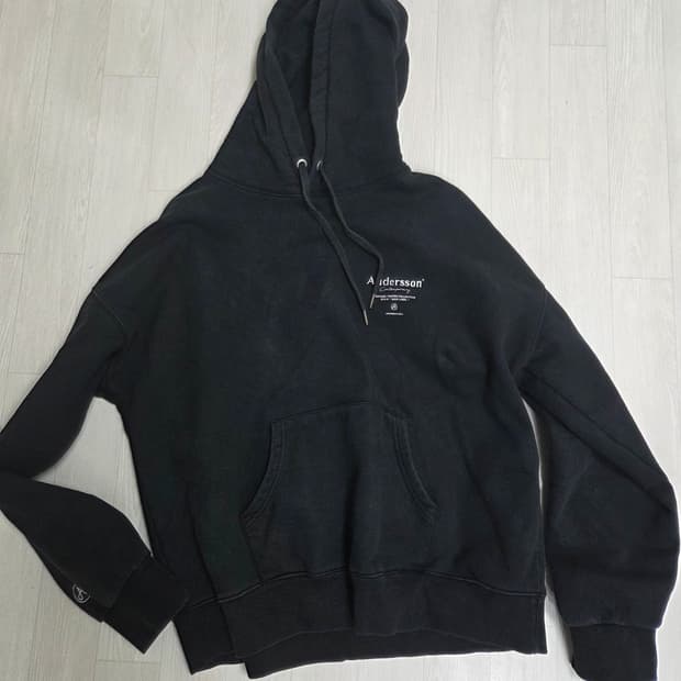앤더슨벨 블랙 후드티 L사이즈 팝니다