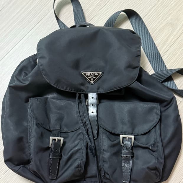 프라다 백팩