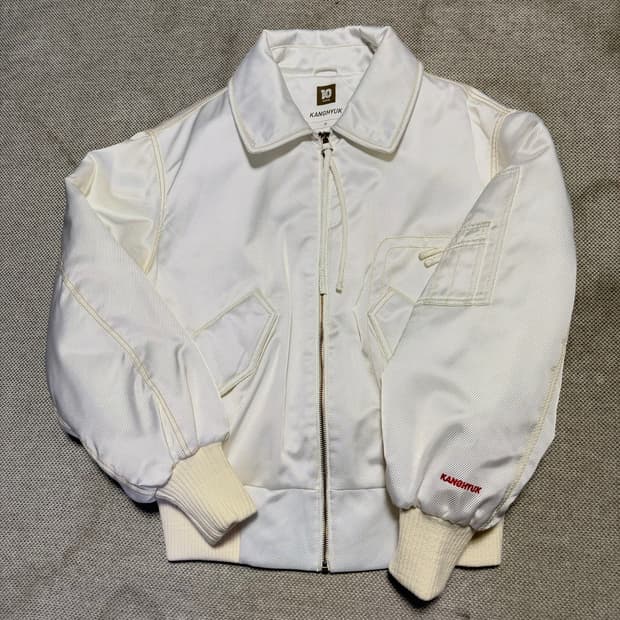 탑텐 x 강혁 화이트 봄버 자켓