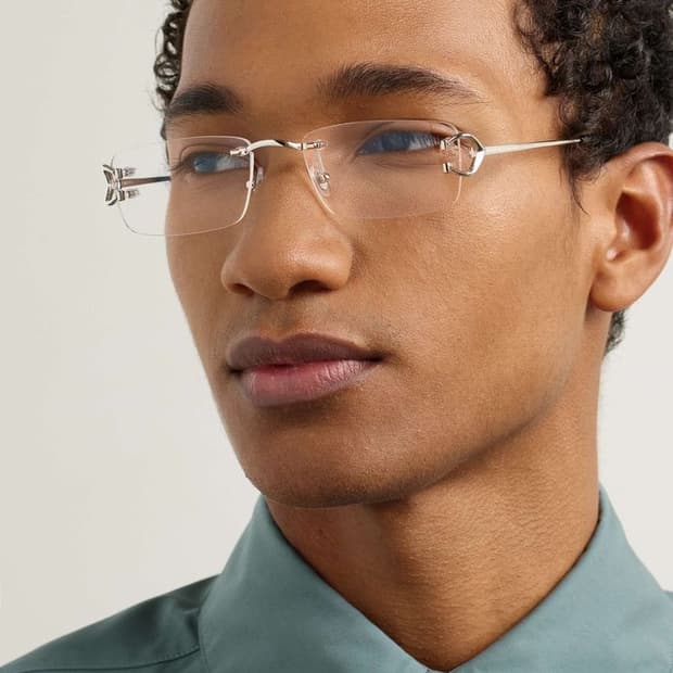 까르띠에 무테안경 구합니다.