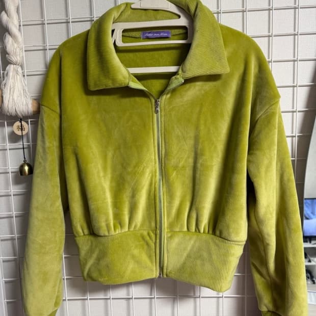 레더프롬문 크롭 집업