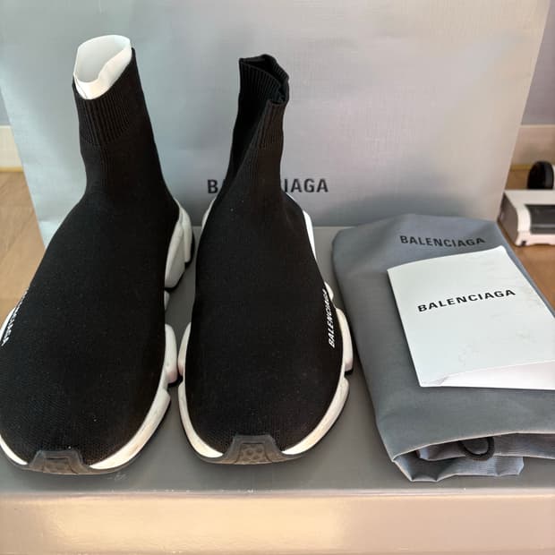 발렌시아가 스피드러너 265 민트급