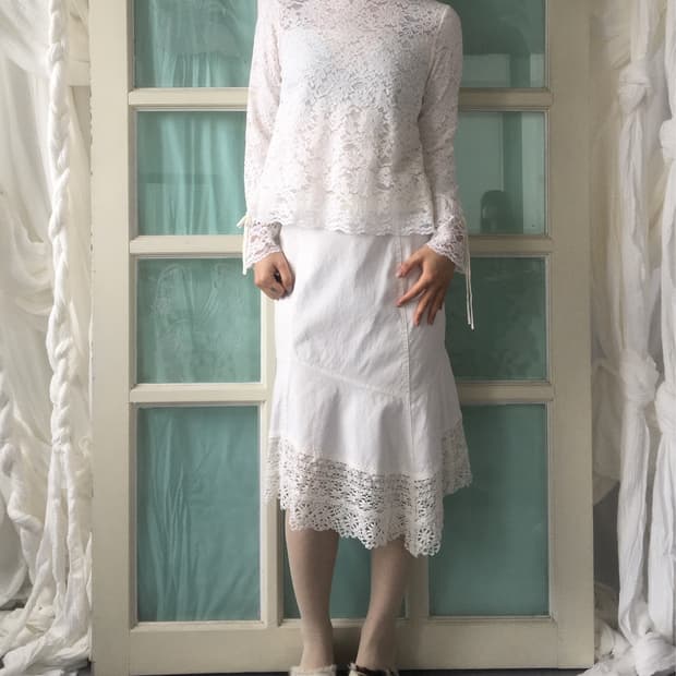 lace high neck sleeve