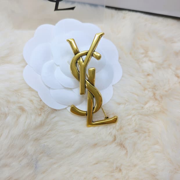 빈티지 엔틱 입생로랑 브로치