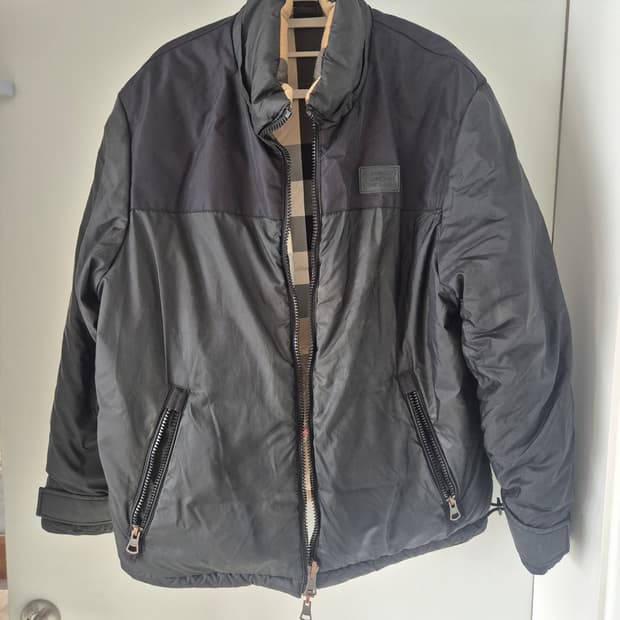 버버리 리버시블 체크 퍼퍼 패딩 판매합니다