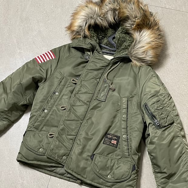 폴로 앤서플라이N3B 야상패딩