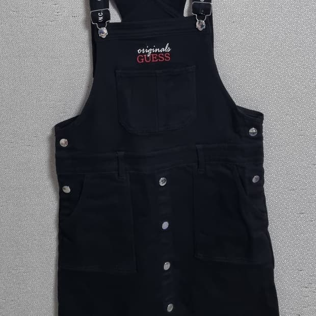 실측 XS ) GUESS 게스 블랙 데님 멜빵치마