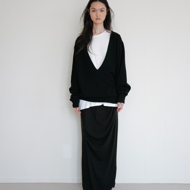 (당일발송) 리포스 딥 브이넥 풀 오버 니트 판매합니다.