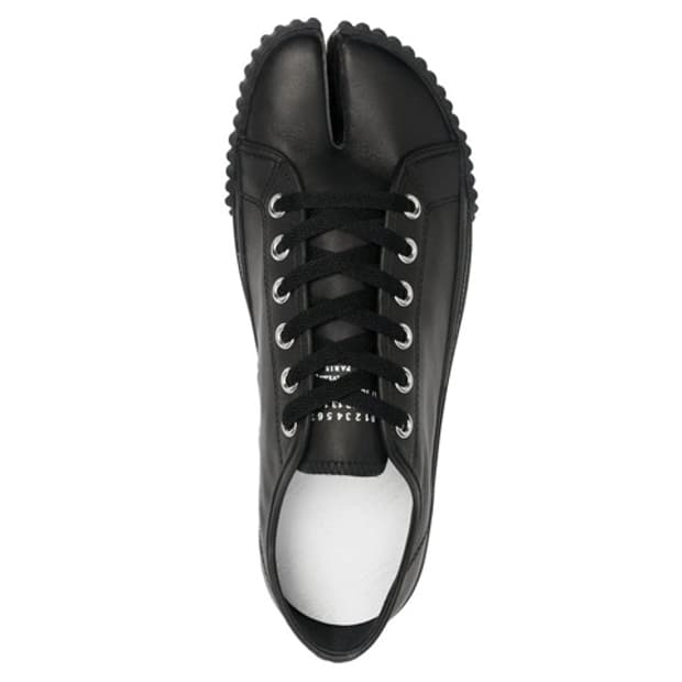 마르지엘라 레더 타비 로우