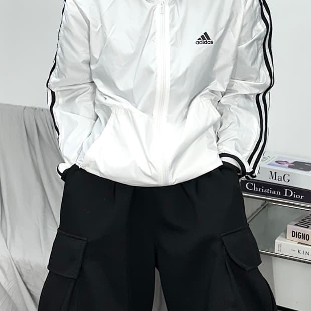 아디다스 화이트 바람막이 XL