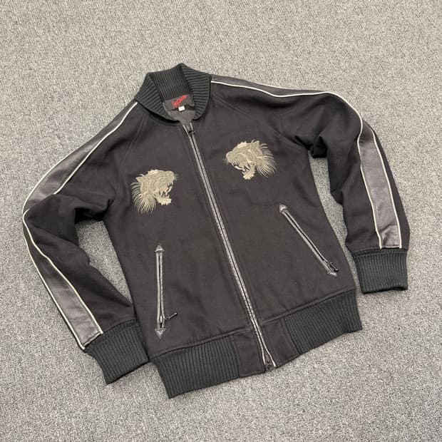 1) 버팔로 밥스 빈티지 타이거 스카쟌