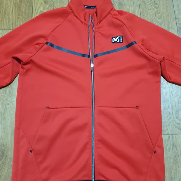 1154 밀레 운동복 집업 100 사이즈입니다