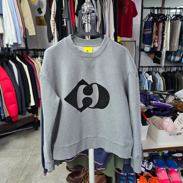 럭키슈에뜨 회색 로고 맨투맨 (1438)