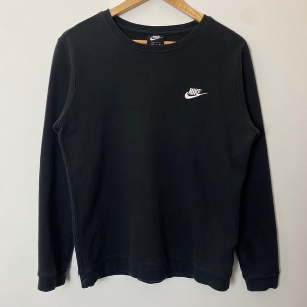 나이키 스우시 맨투맨