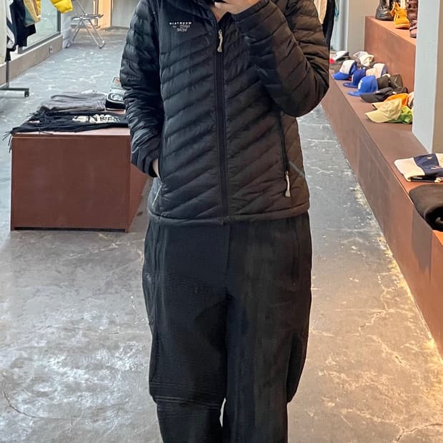 마운틴 하드웨어 블랙 경량 다운 패딩 H975