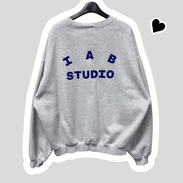 아이앱 스튜디오 라이트그레이 맨투맨