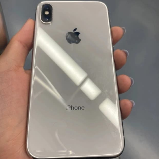 아이폰xs 실버 급처해요