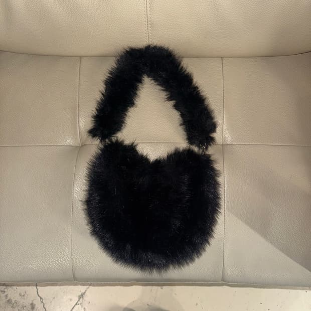 Fluffy fur detail shoulder bag