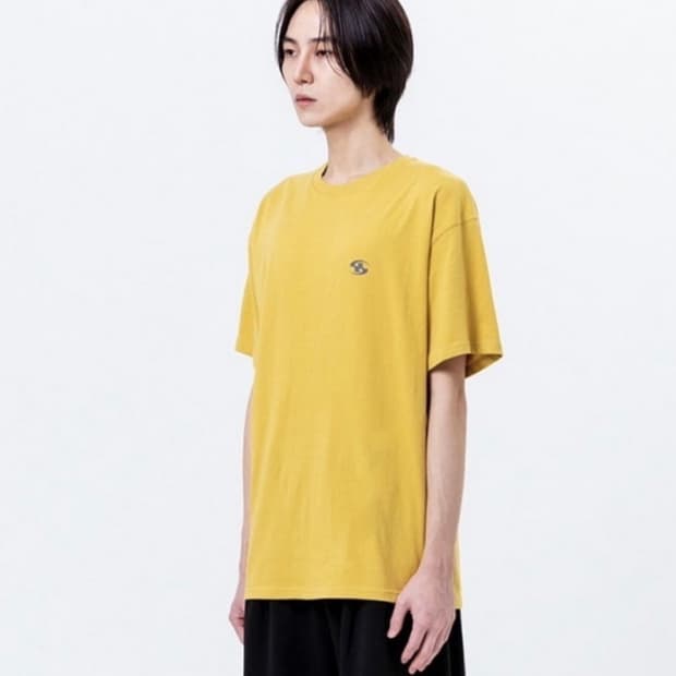 산산기어 22SS 로고 반팔 티셔 츠 머스타드(Sansan Gear Lo