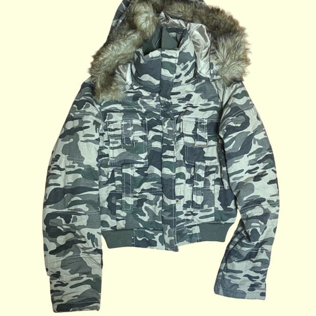 오네 갸루 카모/밀리터리 후드 퍼 크롭 패딩