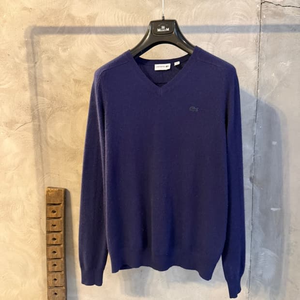 라코스테 브이넥 니트 105