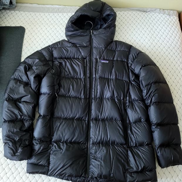 파타고니아 피츠 로이 다운 후디 블랙 XL