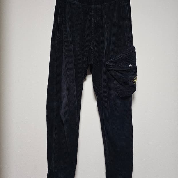 스톤아일랜드 블랙 코듀로이 카고 팬츠