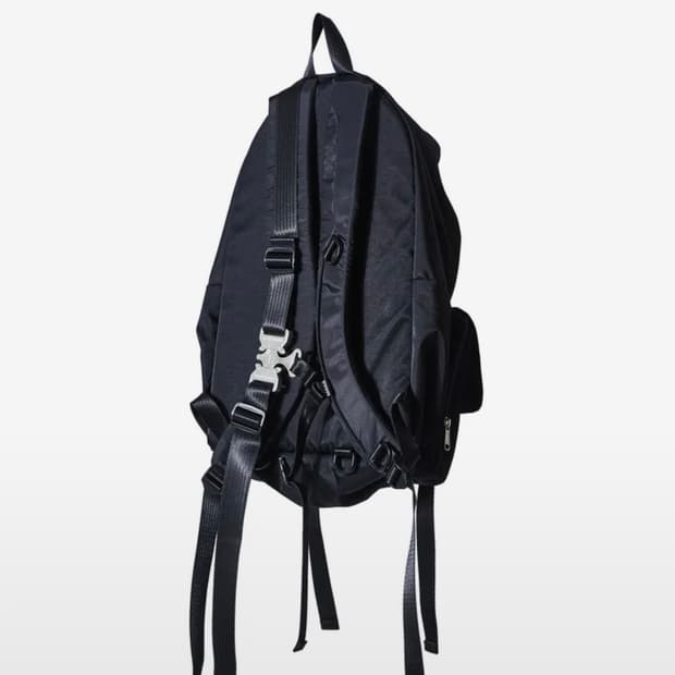 이우가마카라스 버클 백팩