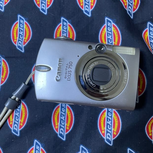 캐논 익서스 750 / ixus 750 (초점 문제 있음)