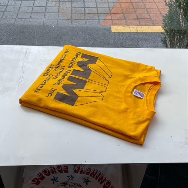 90s USA “Maverick Material” corp T-shirt
