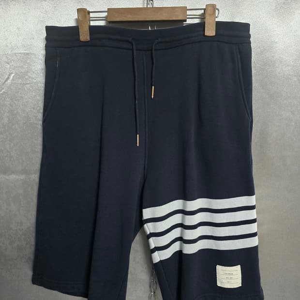 THOM BROWNE 4-BAR 스웨트 반바지