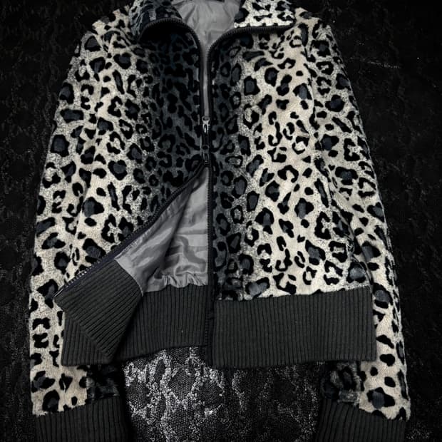 “Vintage” Black Leopard 2-way Fleece Zip
