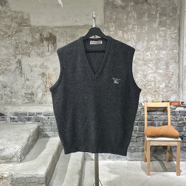 버버리 멜란지 그레이 기마로고 V넥 울 베스트