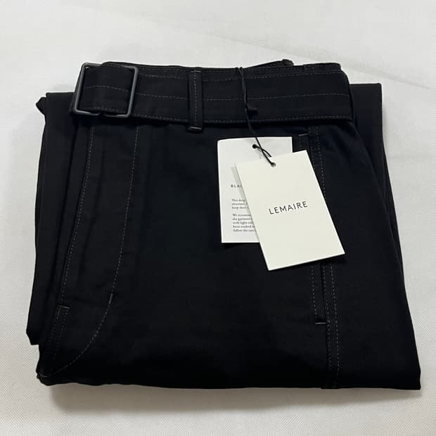 [S,M,L]르메르 25fw 트위스트 벨티드 팬츠/블랙 데님