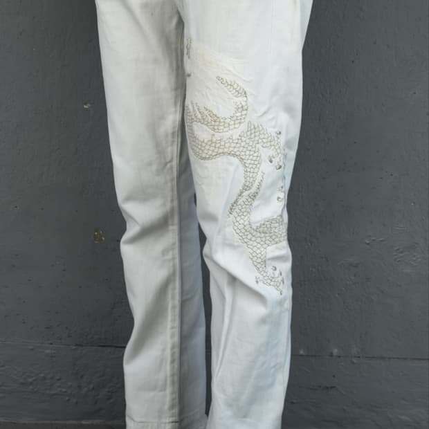 Dregon Needlework Detail White Pants