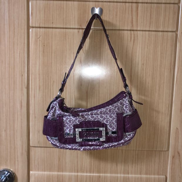게스 보라 숄더백 🛒 