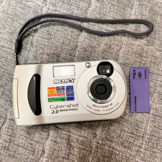 소니 사이버샷 DSC-P31 디카