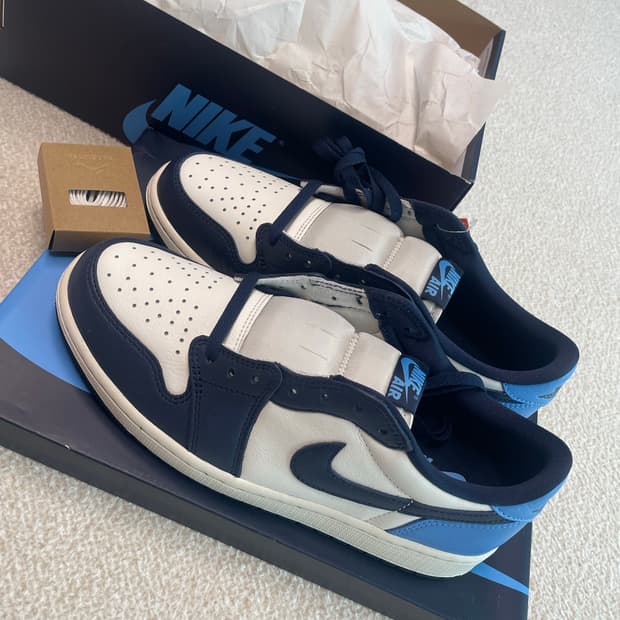 나이키 에어 조던 1 로우 OG 유니버시티 블루 275