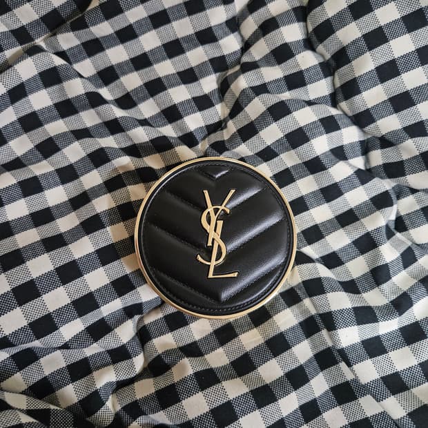 입생로랑 쿠션케이스 엉크르 드 뽀