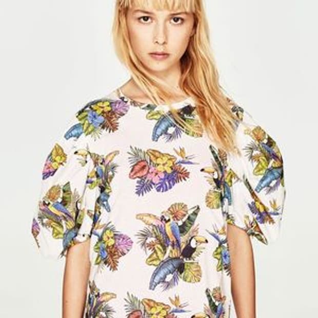 자라 ZARA 하와이안 퍼프소매 반팔 티셔츠 S사이즈
