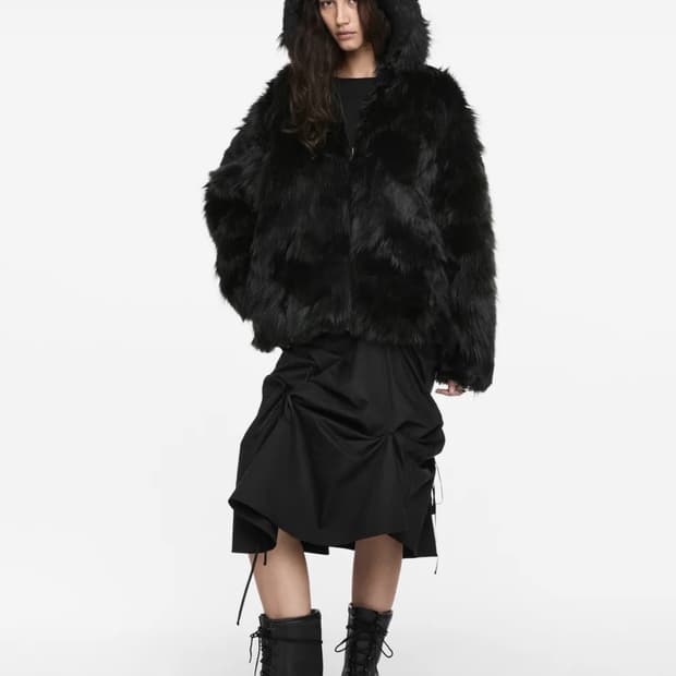 나체 REVERSIBLE HOODIE FAUX FUR JACKET