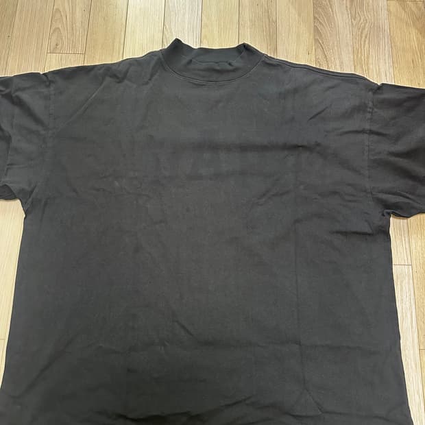 이지 갭 엔지니어드 바이 발렌시아가 도브 3/4 슬리브 티셔츠