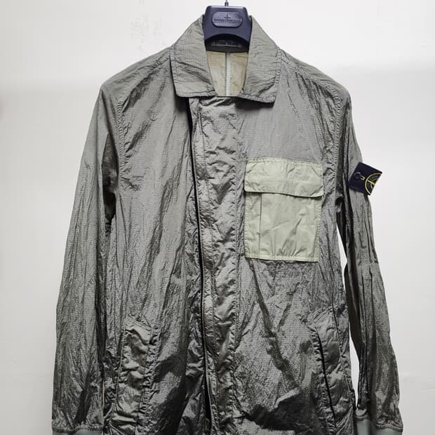 스톤아일랜드 나일론 메탈 립스탁 자켓