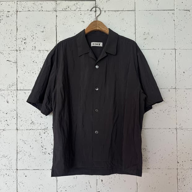 S COOR 쿠어 나일론 반팔 셔츠 차콜