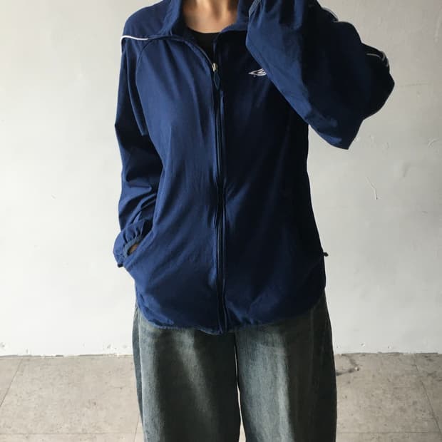 엄브로 자수로고 바람막이