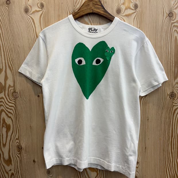 꼼데가르송 그린 더블 하트 티셔츠